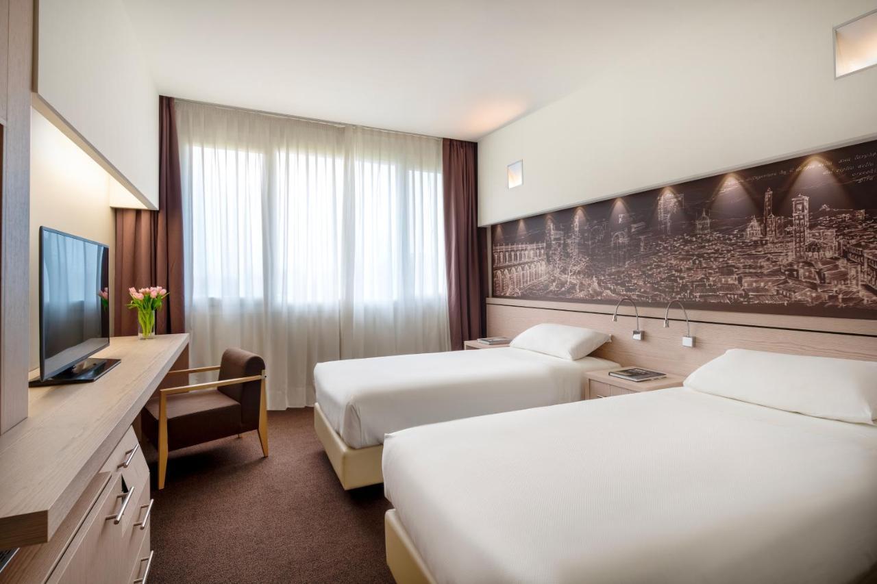 Una Hotels Bologna San Lazzaro Сан Ладзаро ди Савена Екстериор снимка